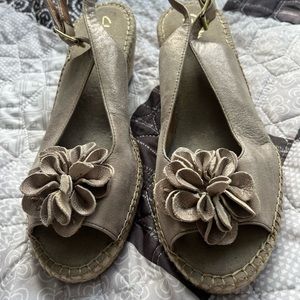 Like new espadrille shoes Size 91/2